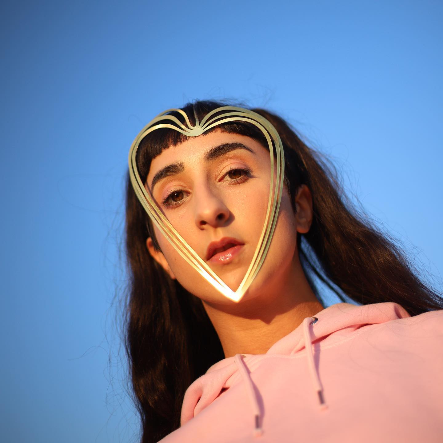 Die Künstlerin & Sängerin MADANII aka POC Pop Princess im mukken Blog Feature